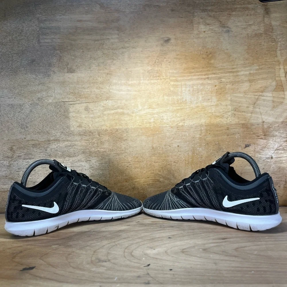 Nike Flex Adapt TR Womens Size 8.5 Running Shoes Sneakers Black White 831579-001 - Picture 5 of 8